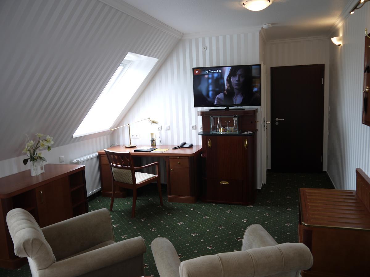 Landhotel Schwarzer Adler Suelzetal Exterior foto